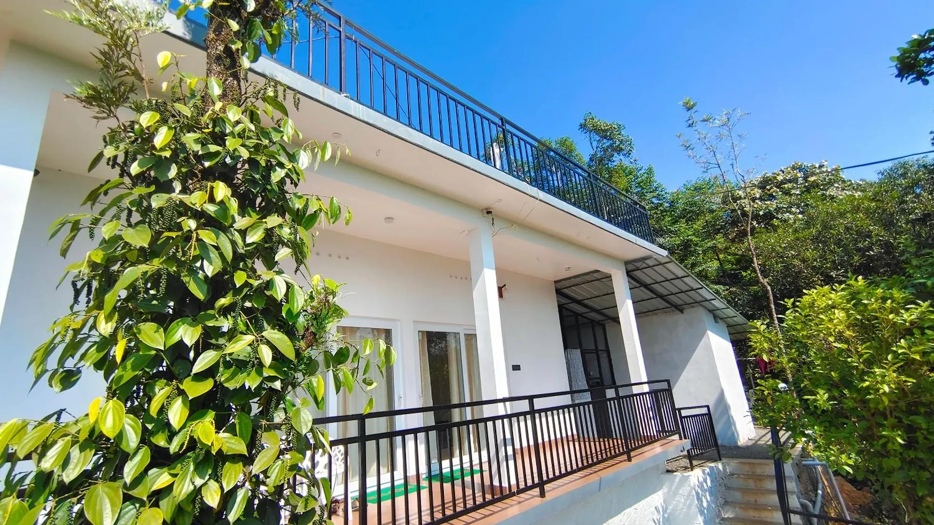 Robin'S Paradise Deluxe Villa 바가몬 인도